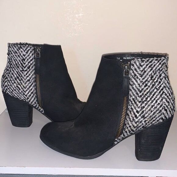 BP Nordstrom Women's Trolley Black Leather White Textile Ankle Boots Size 7 - Picture 1 of 5